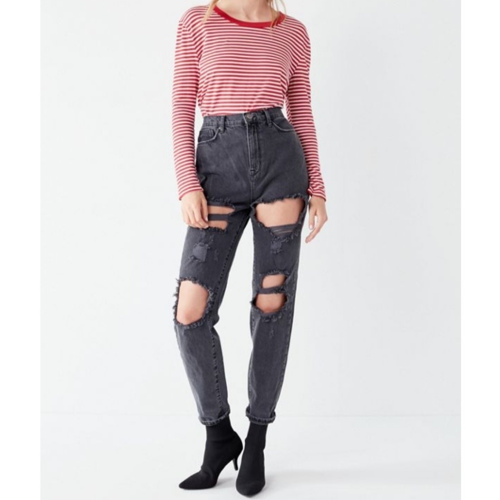 Urban Outfitters BDG Destroyed Mom Jean Black
